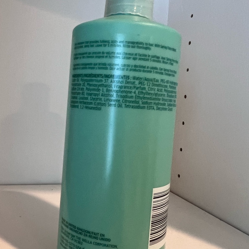 Wella Invigo Volume Boost Hair Mask - Picture 2 of 2